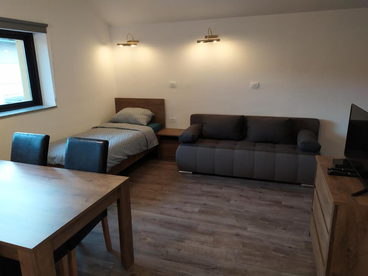 Gostilna Ulcar Hotel Ig Exterior foto