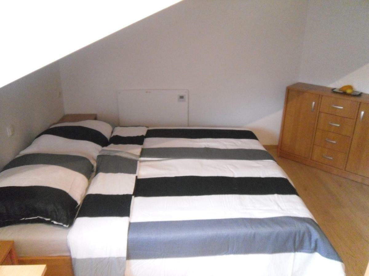 Gostilna Ulcar Hotel Ig Exterior foto