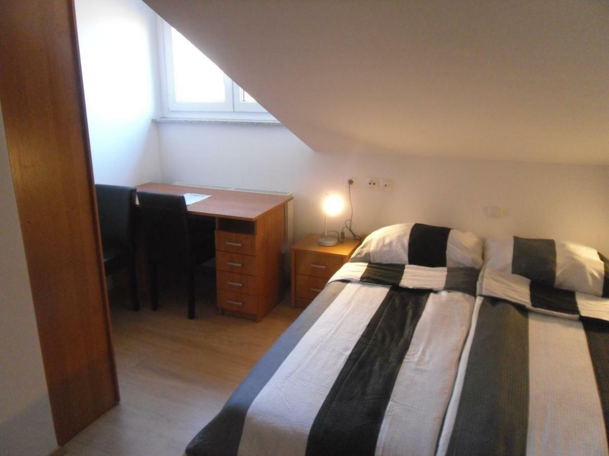Gostilna Ulcar Hotel Ig Exterior foto