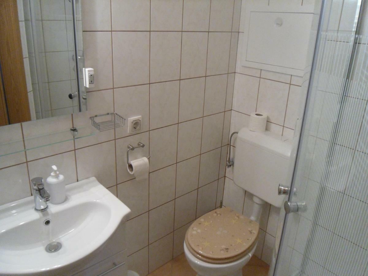 Gostilna Ulcar Hotel Ig Exterior foto