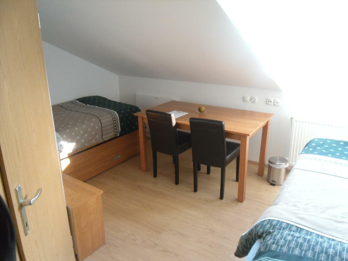 Gostilna Ulcar Hotel Ig Exterior foto